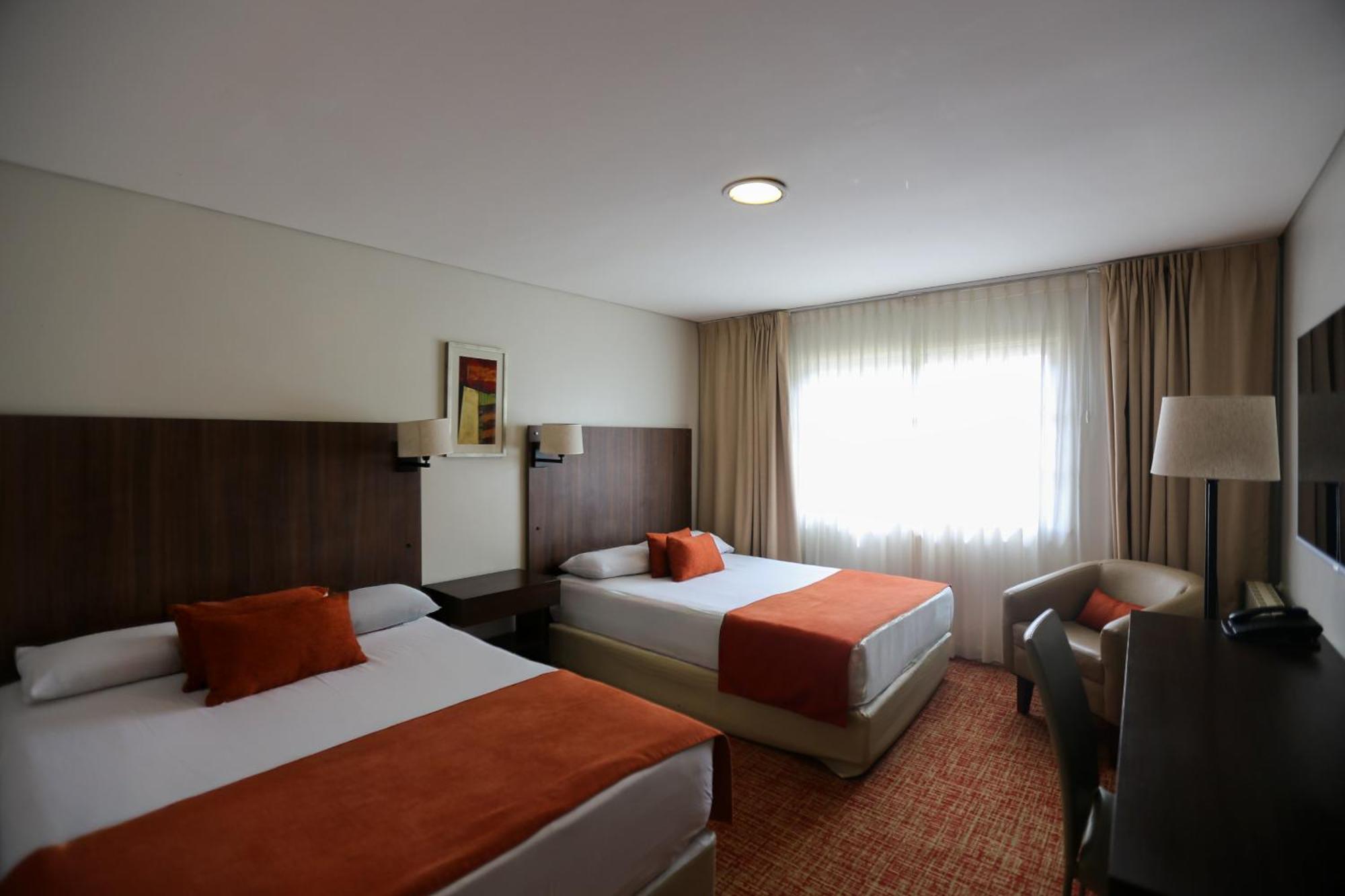 Hotel Bahia Redonda El Calafate Exterior photo